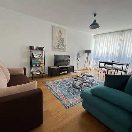 Appartement 85m2 Au Centre-ville à 2 Pas Du Jet D'eau Genève